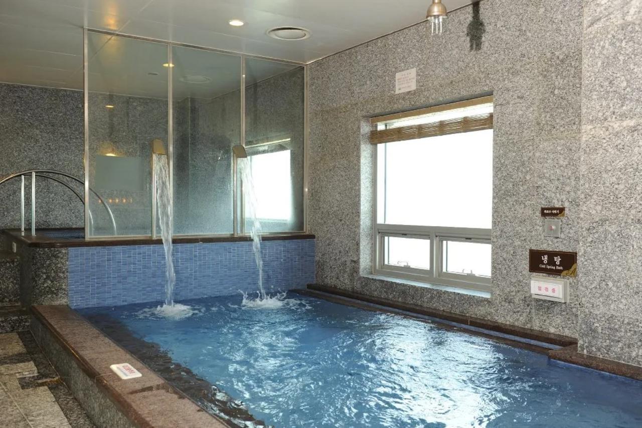 Pineridge Hotel Szokcsho Kültér fotó
