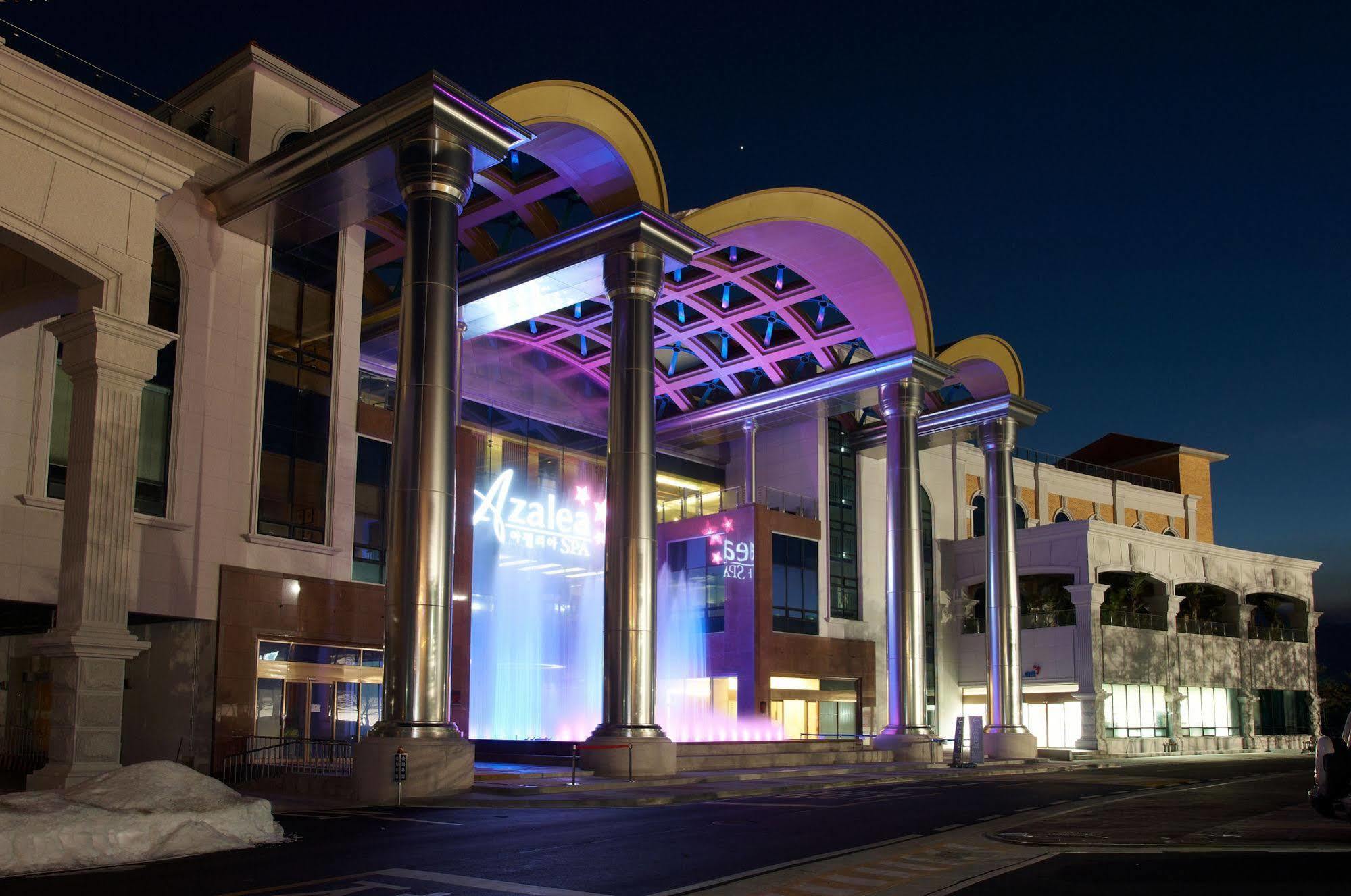 Pineridge Hotel Szokcsho Kültér fotó