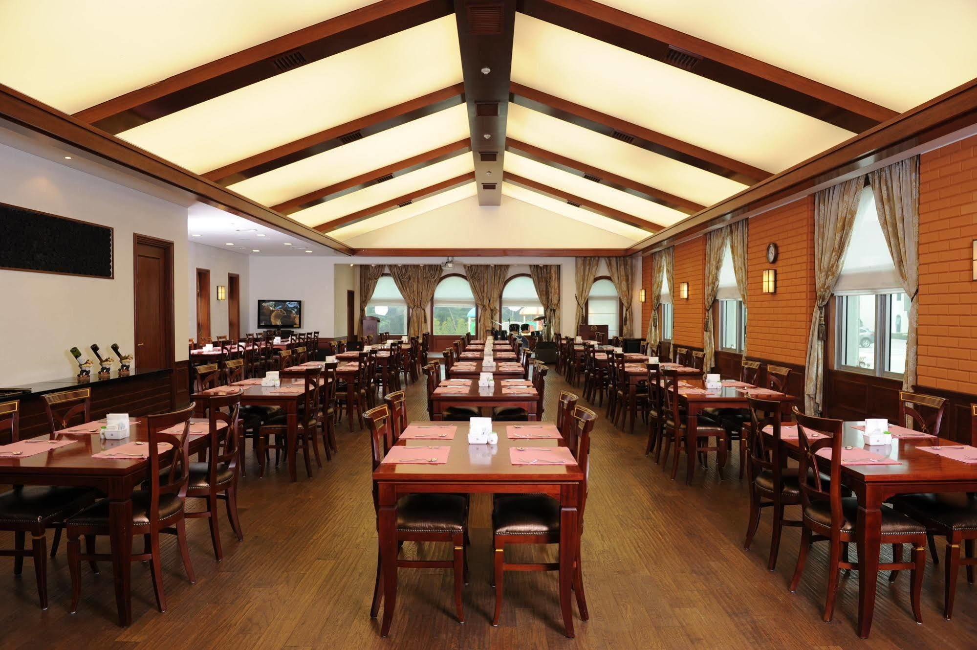 Pineridge Hotel Szokcsho Kültér fotó