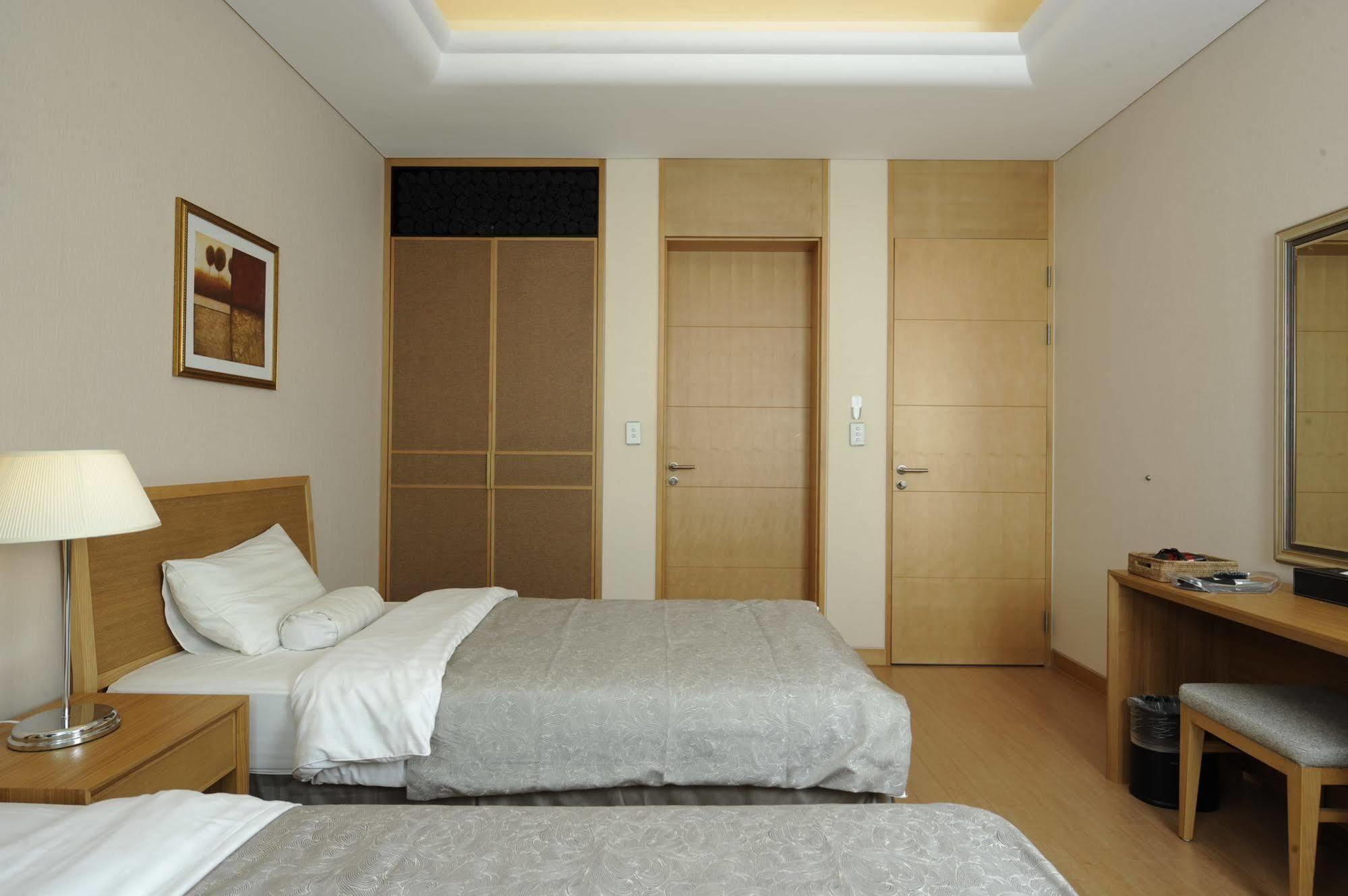 Pineridge Hotel Szokcsho Kültér fotó