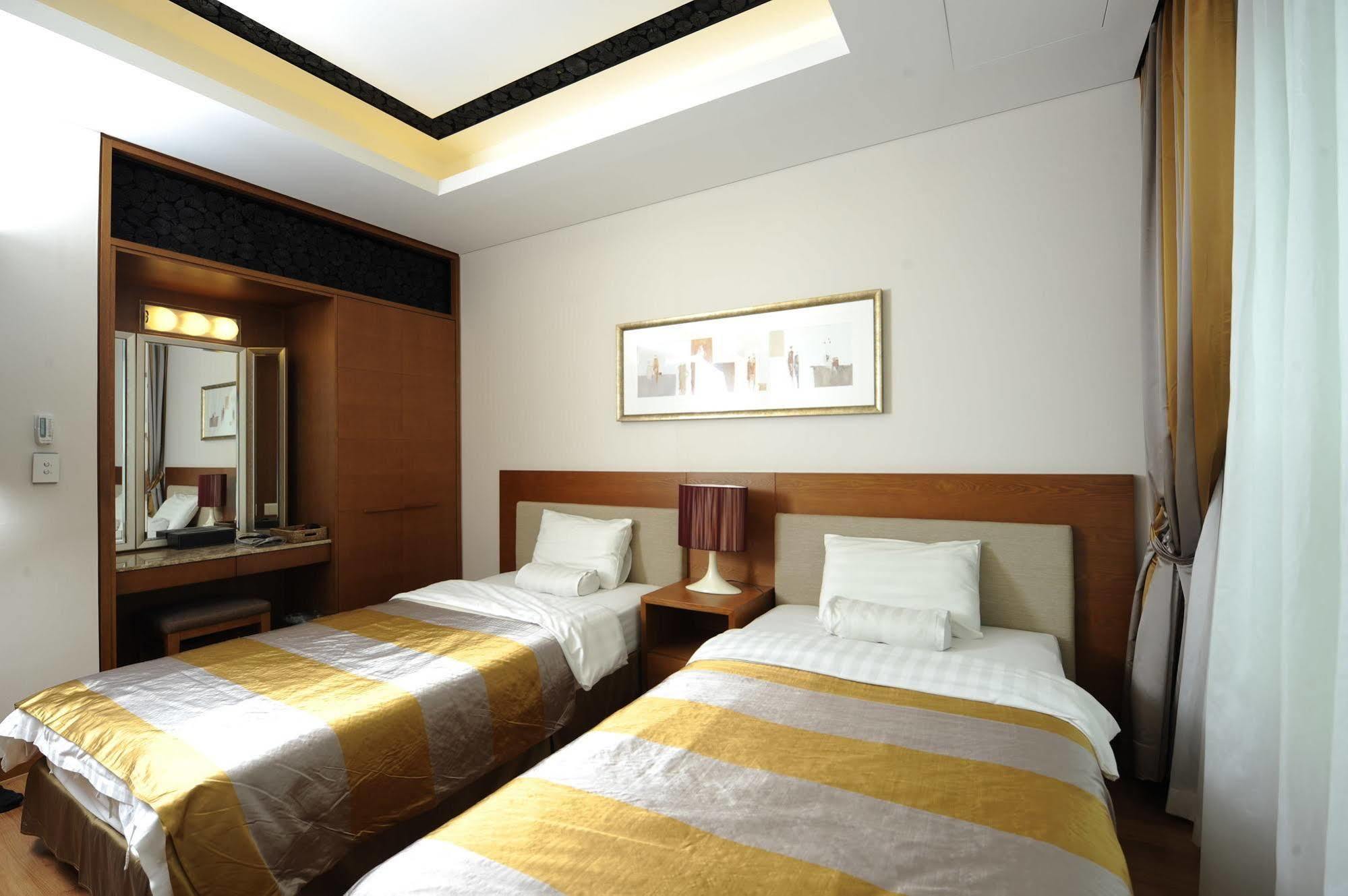 Pineridge Hotel Szokcsho Kültér fotó