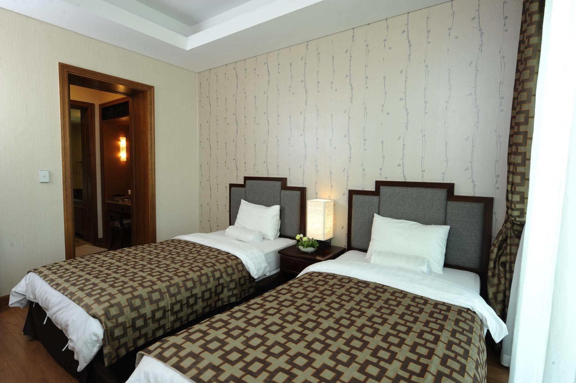 Pineridge Hotel Szokcsho Kültér fotó